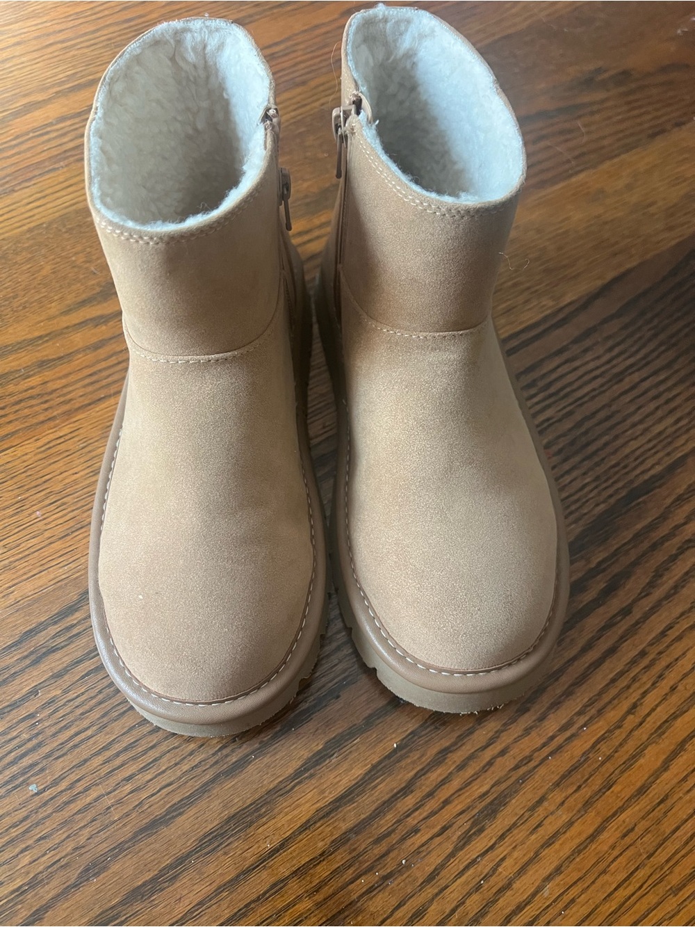 Universal Thread boots